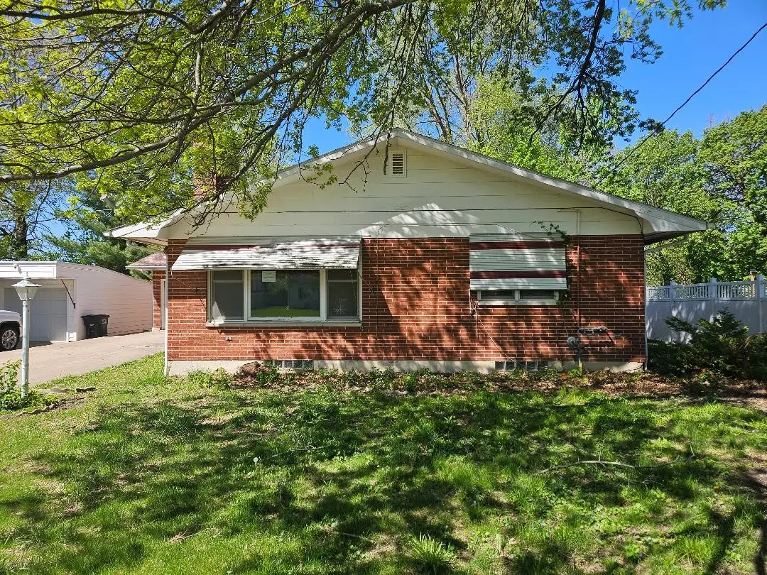 607 E Warren Street, Mount Pleasant, IA 52641 - #1
