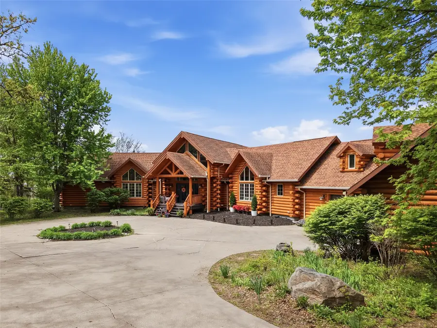 851 S 95th Street, West Des Moines, IA 50266 - #2