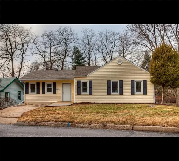 2704 Hubbell Avenue, Des Moines, IA 50317