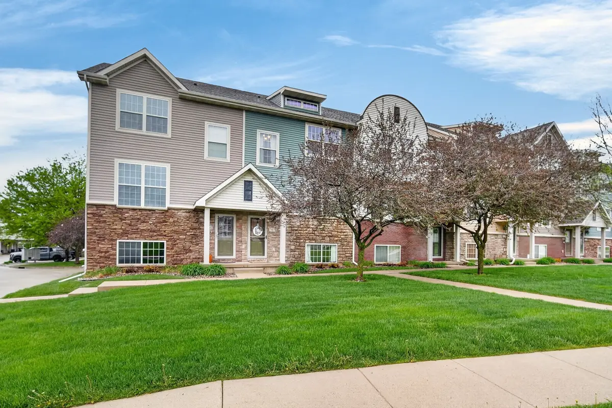 3600 SE Glenstone Drive #202, Grimes, IA 50111 - #1