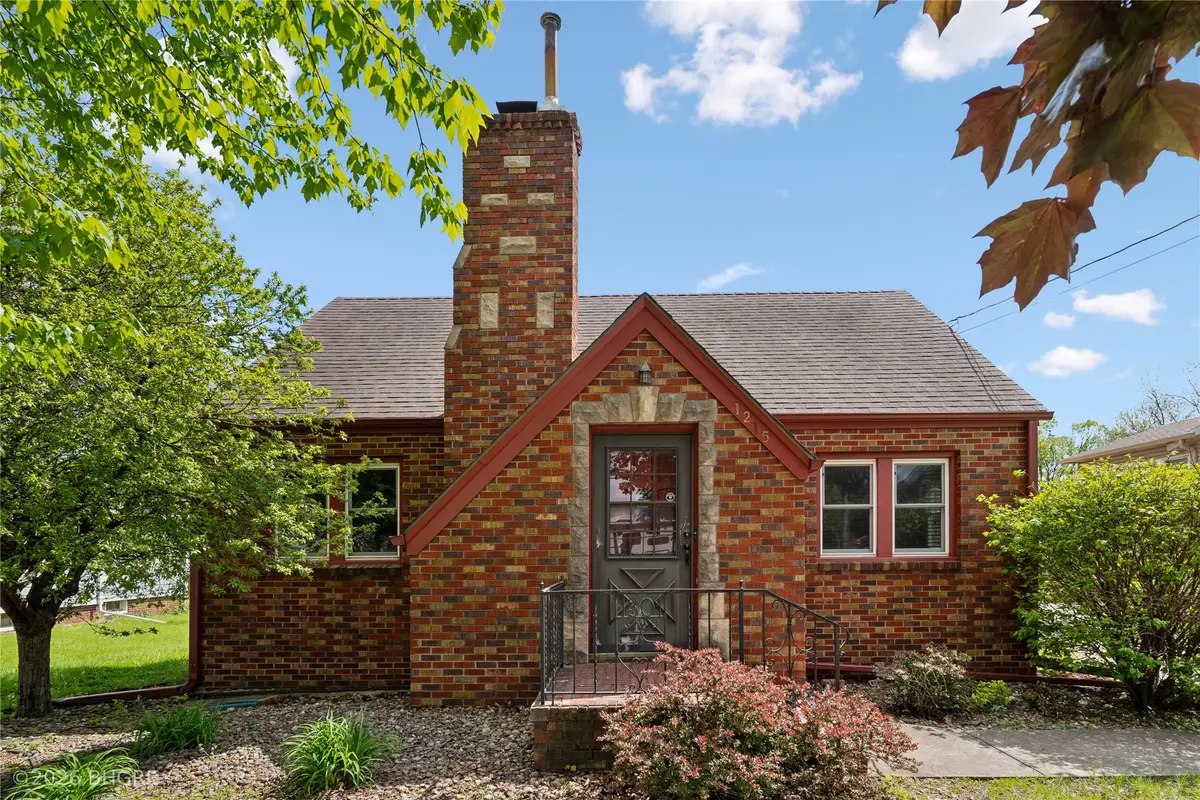 1215 NE 43rd Avenue, Des Moines, IA 50313 - #1