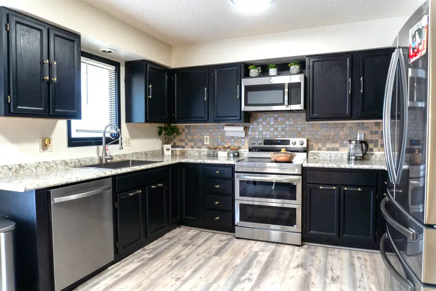 4600 Bel Aire Road, Des Moines, IA 50310 - #3