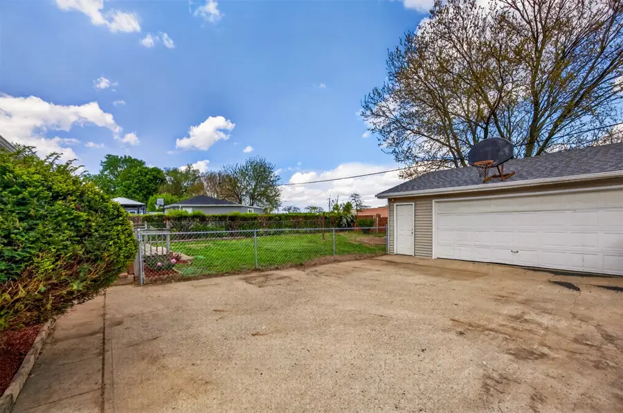 3913 64th Street, Urbandale, IA 50322 - #2