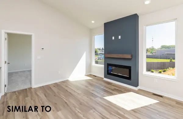 1100 Featherstone Avenue Ne, Bondurant, IA 50035