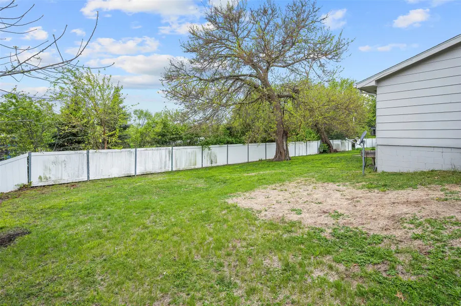 6004 - 6006 Townsend Avenue, Urbandale, IA 50322 - #3