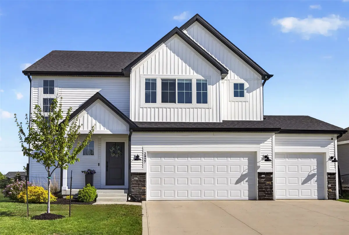 2927 Birchwood Drive, Norwalk, IA 50211 - #1