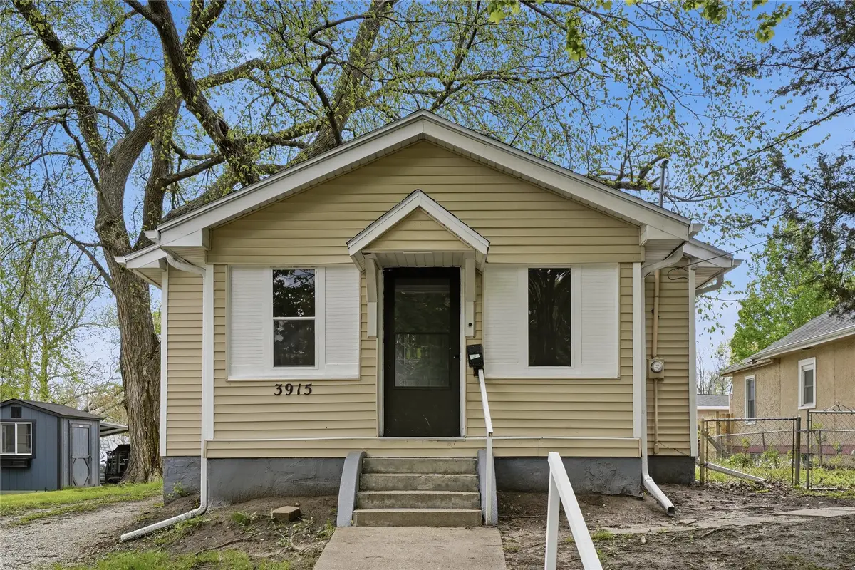 3915 3rd Street, Des Moines, IA 50313 - #1