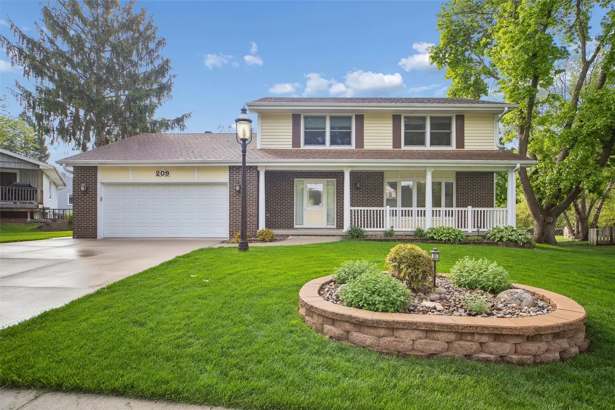 209 36th Street, West Des Moines, IA 50265 - #1