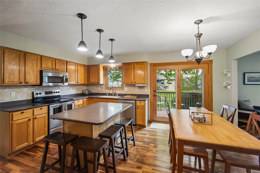 3466 Glenwood Drive, West Des Moines, IA 50265 - #3