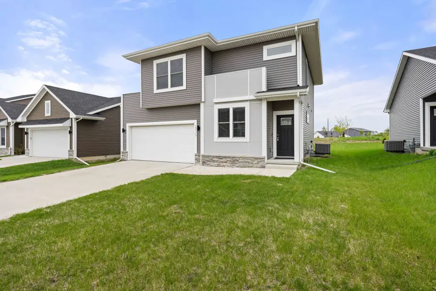 15215 Deerview Drive, Urbandale, IA 50323 - #2