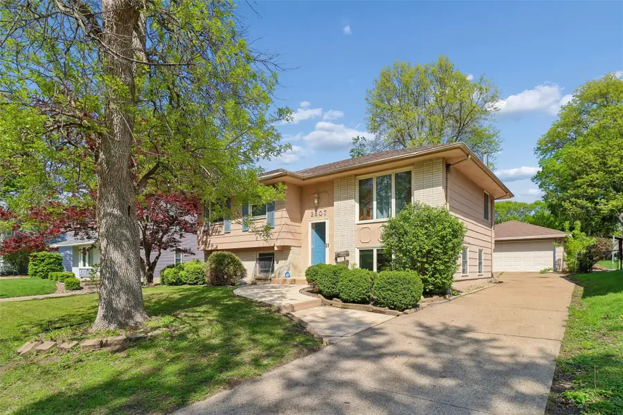 2807 54th Street, Des Moines, IA 50310 - #2