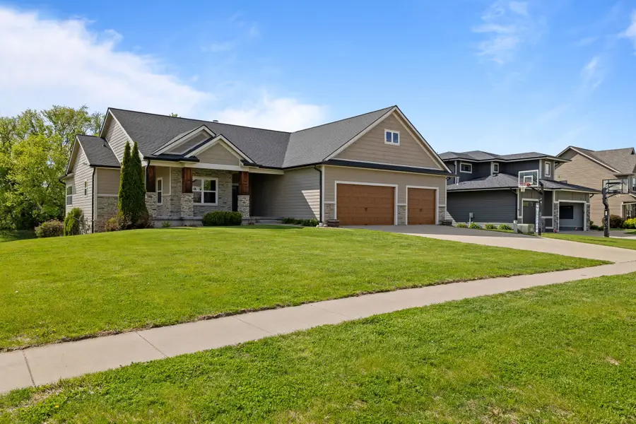 8002 NW 104th Court, Johnston, IA 50131 - #2
