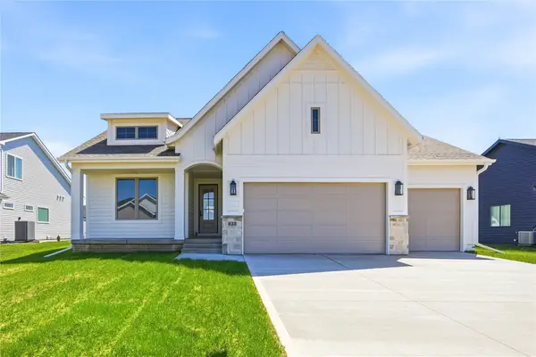 427 Walnut Drive, Huxley, IA 50124