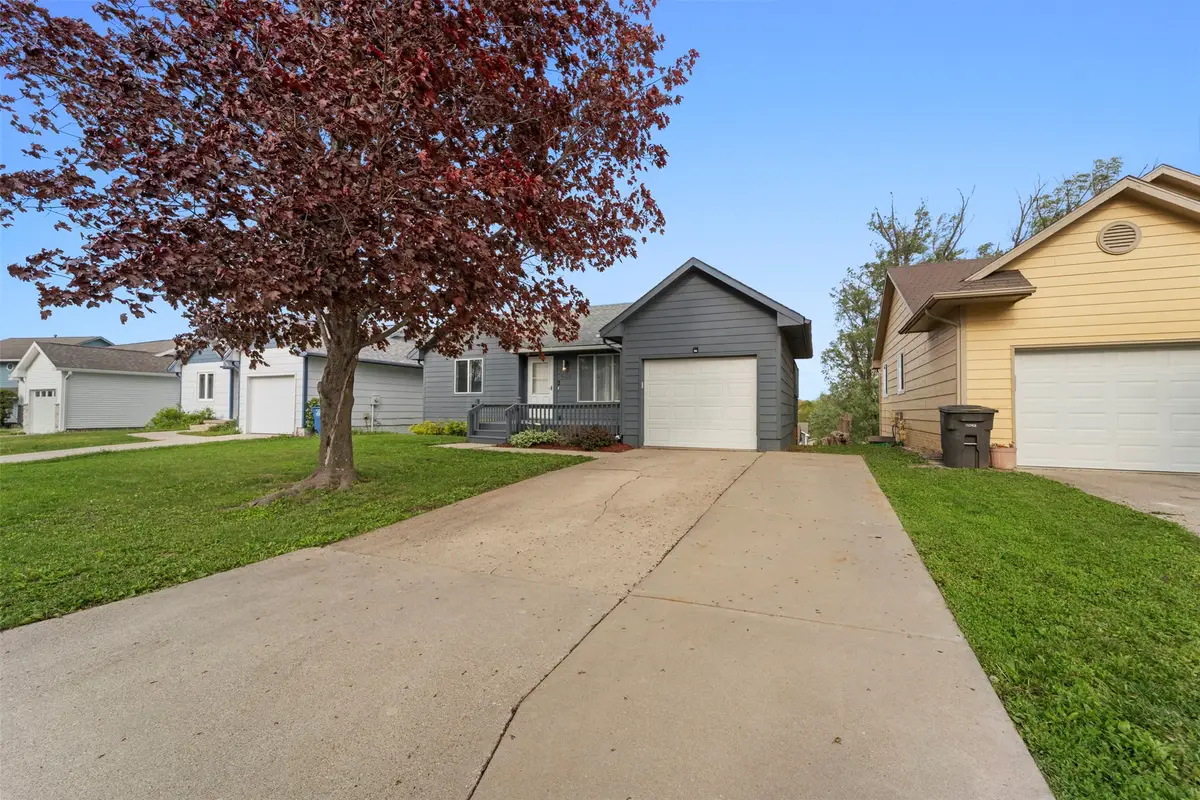 2439 SE 18th Court, Des Moines, IA 50320 - #1