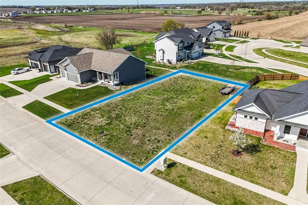 2610 8th Avenue Sw, Altoona, IA 50009 - #1