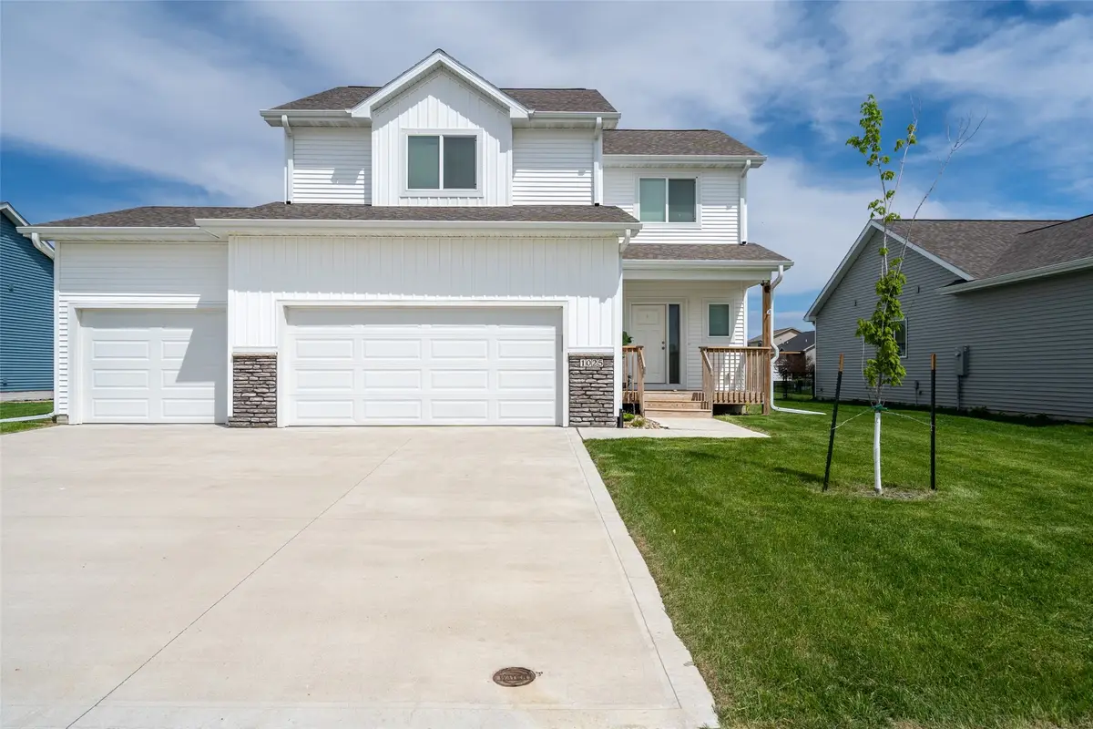 1025 Gray Avenue, Waukee, IA 50263 - #1