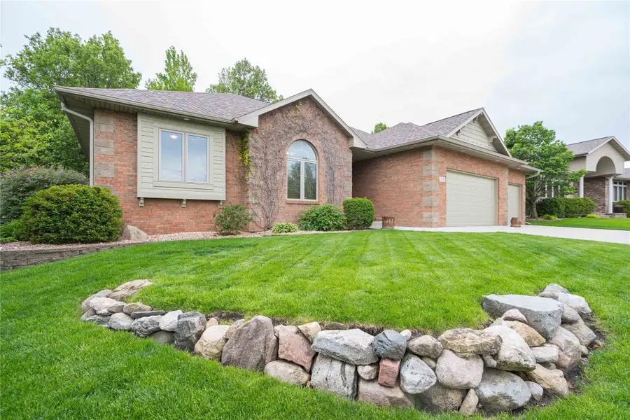 7488 Ashley Drive, Johnston, IA 50131 - #2