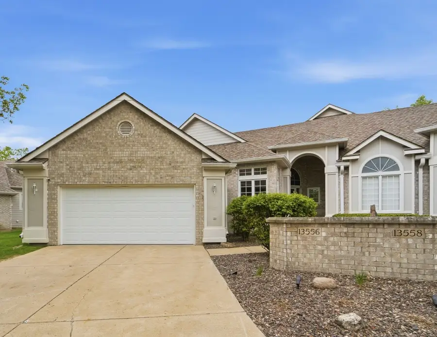 13556 Village Court, Clive, IA 50325 - #2