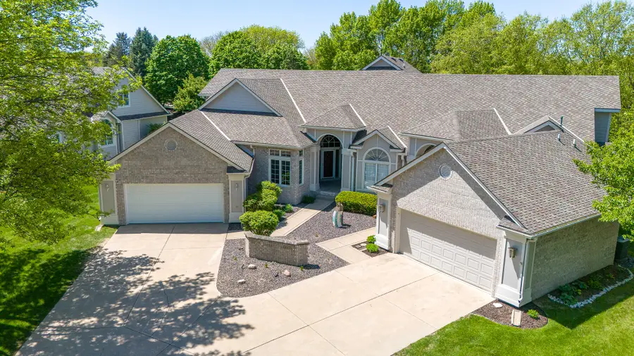 13556 Village Court, Clive, IA 50325 - #3