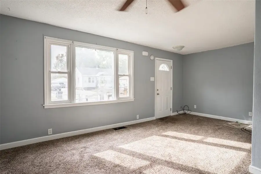 2736 Des Moines Street, Des Moines, IA 50317 - #3