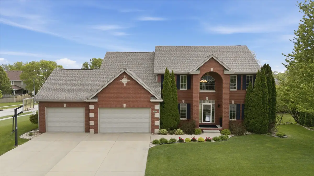 6625 Peckham Street, Johnston, IA 50131 - #1