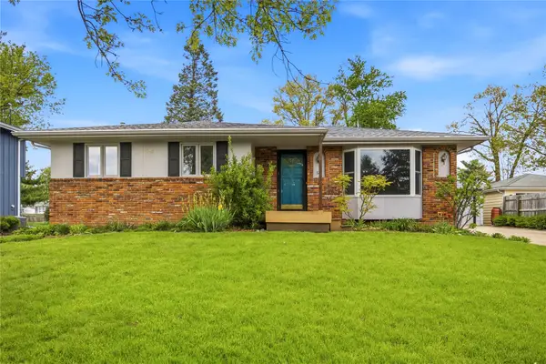 826 SE Uehlamar Drive, Ankeny, IA 50021