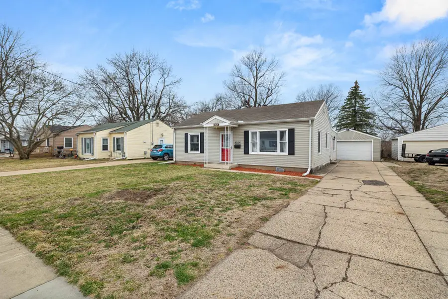4024 15th Street, Des Moines, IA 50313 - #2