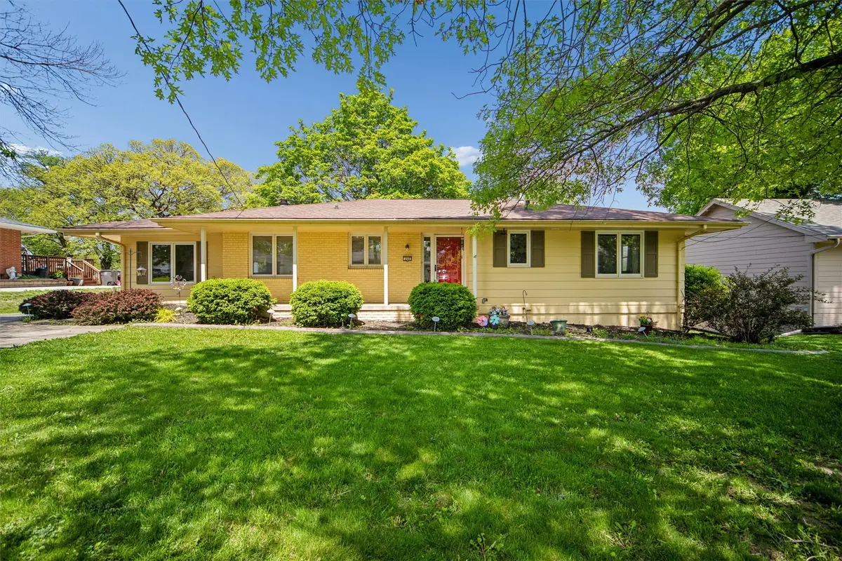 350 E Leach Avenue, Des Moines, IA 50315 - #1