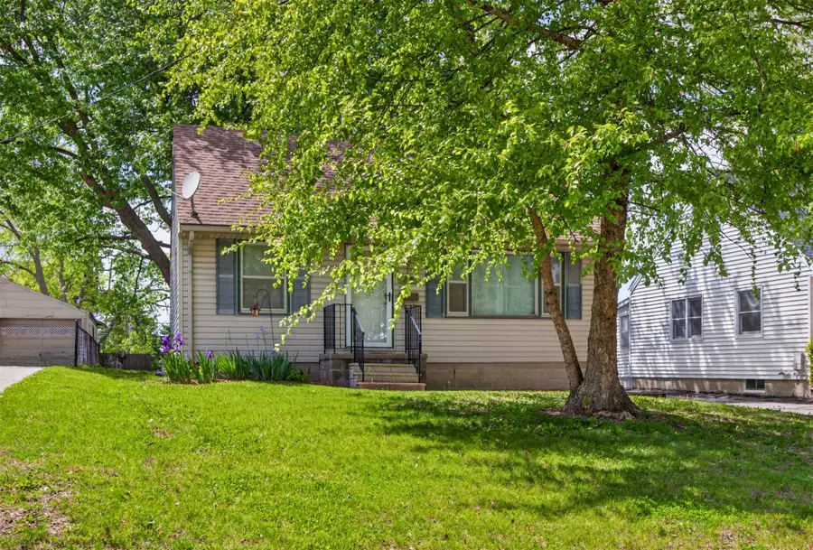 4018 57th Street, Des Moines, IA 50310 - #2