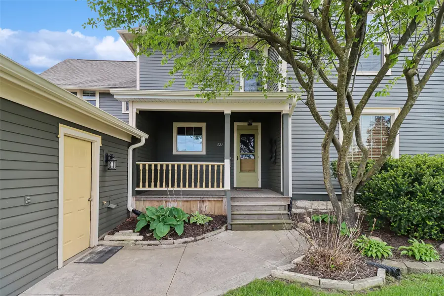 521 N 2nd Avenue E, Newton, IA 50208 - #3