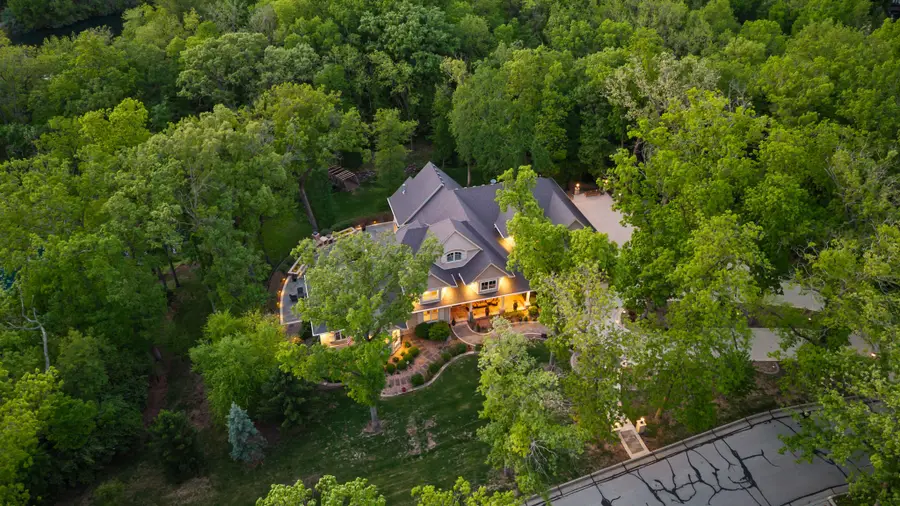12993 Oak Brook Drive, Urbandale, IA 50323 - #2