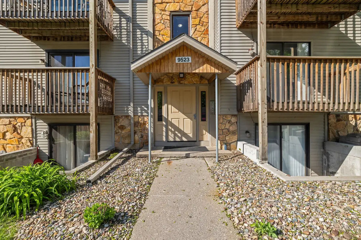 9523 University Avenue #11, Clive, IA 50325 - #1