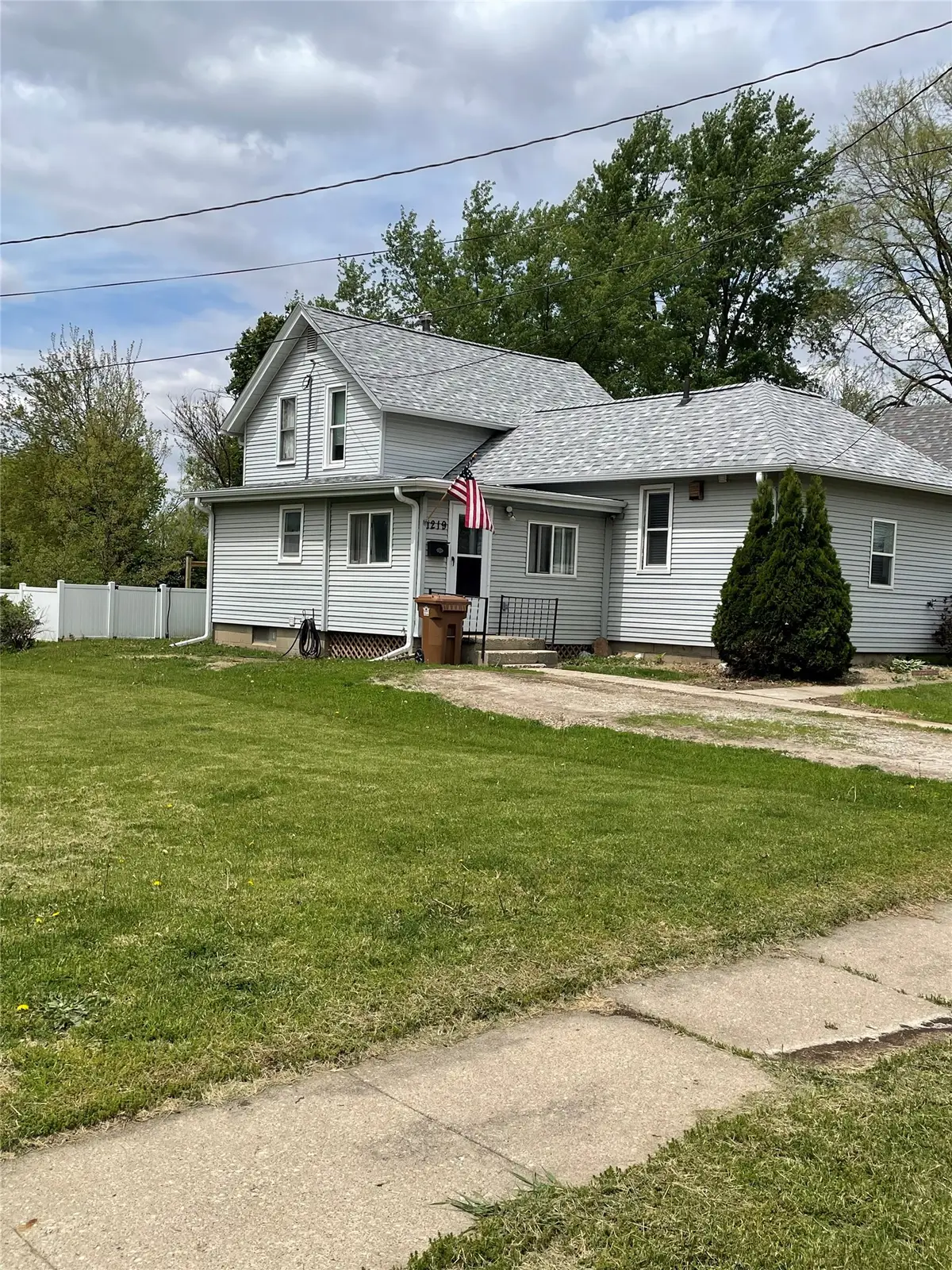 1219 Spencer Street, Grinnell, IA 50112 - #1