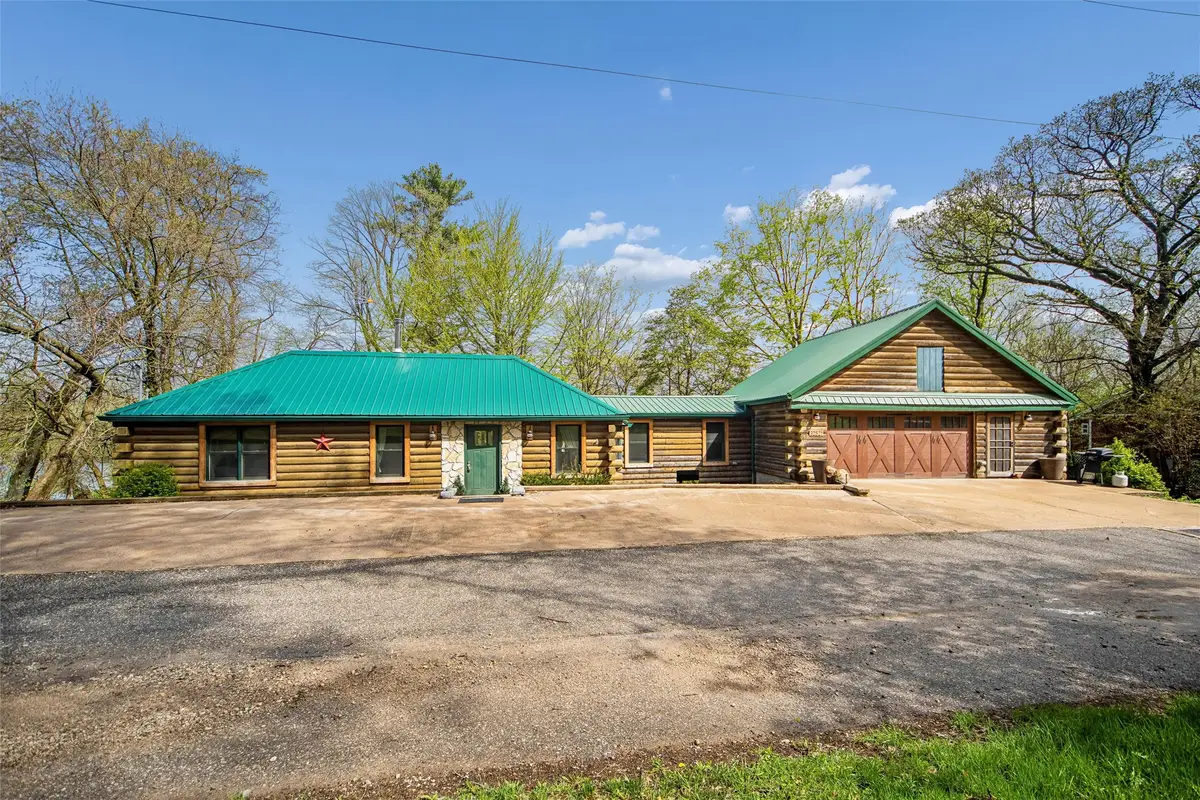 32521 231st Street, Eldora, IA 50627 - #1