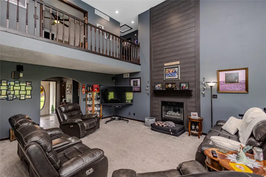 564 40th Avenue, Pleasantville, IA 50225 - #3