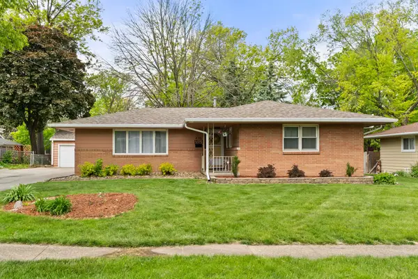 4316 41st Street, Des Moines, IA 50310