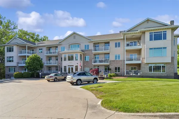 14100 Pinnacle Pointe Drive #305, Clive, IA 50325