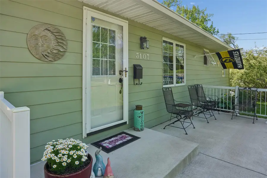 3107 70th Street, Urbandale, IA 50322 - #3