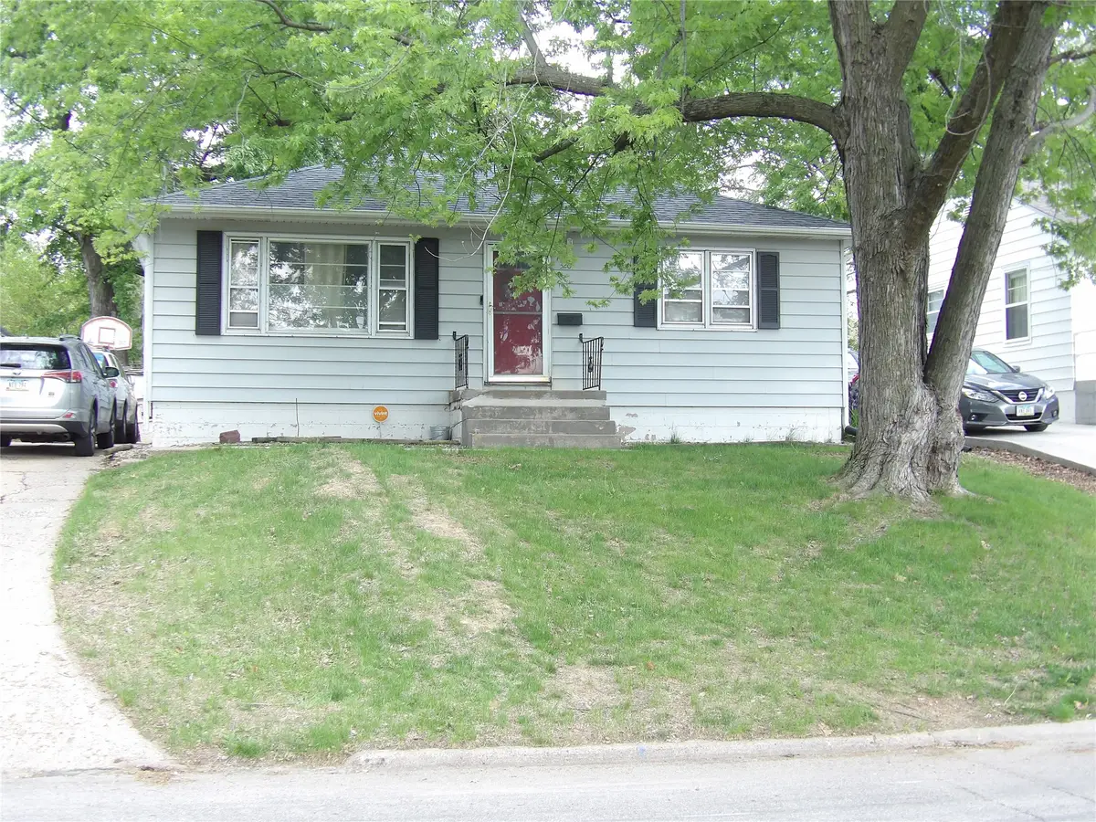 3201 57 Street, Des Moines, IA 50310 - #1