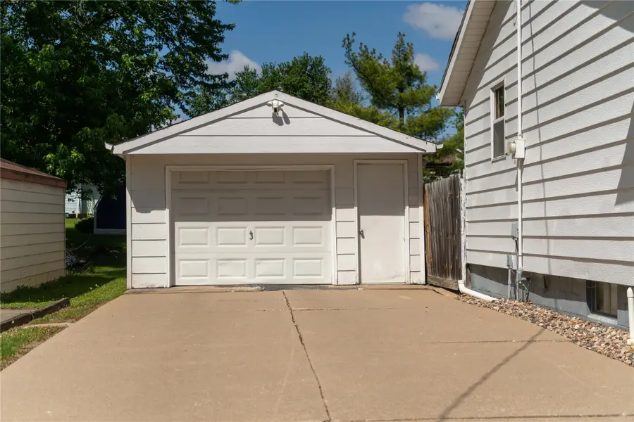 910 N Roche Street, Knoxville, IA 50138 - #2