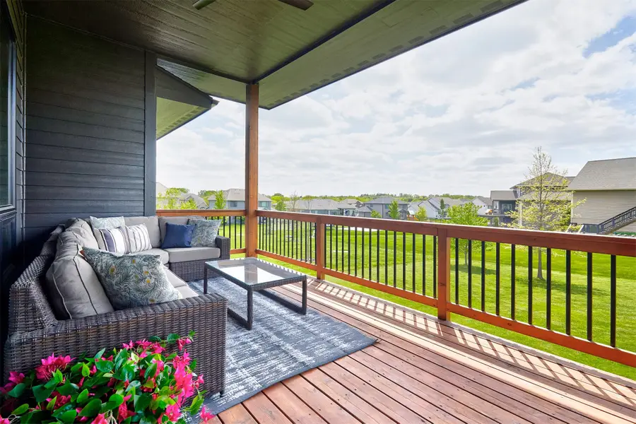 4722 152nd Street, Urbandale, IA 50323 - #2