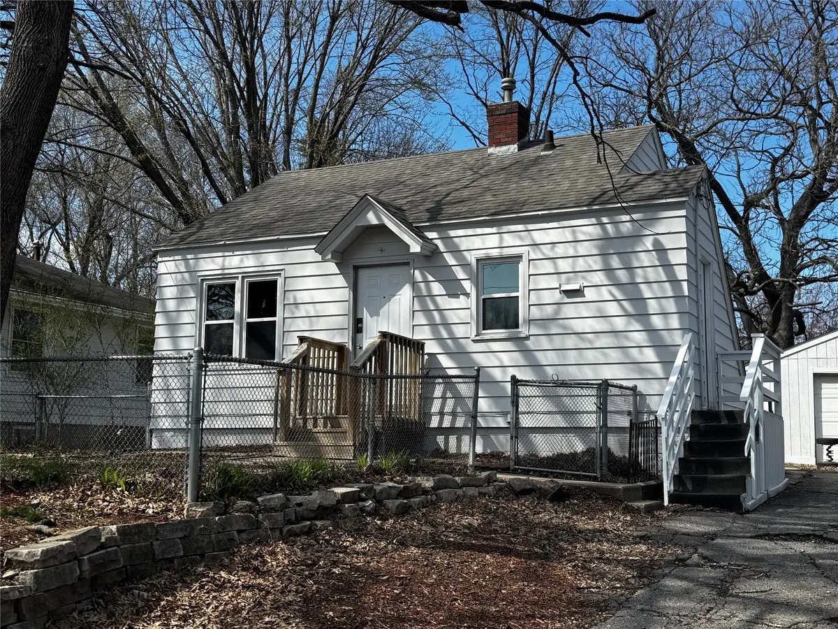2505 Adams Avenue, Des Moines, IA 50310 - #1