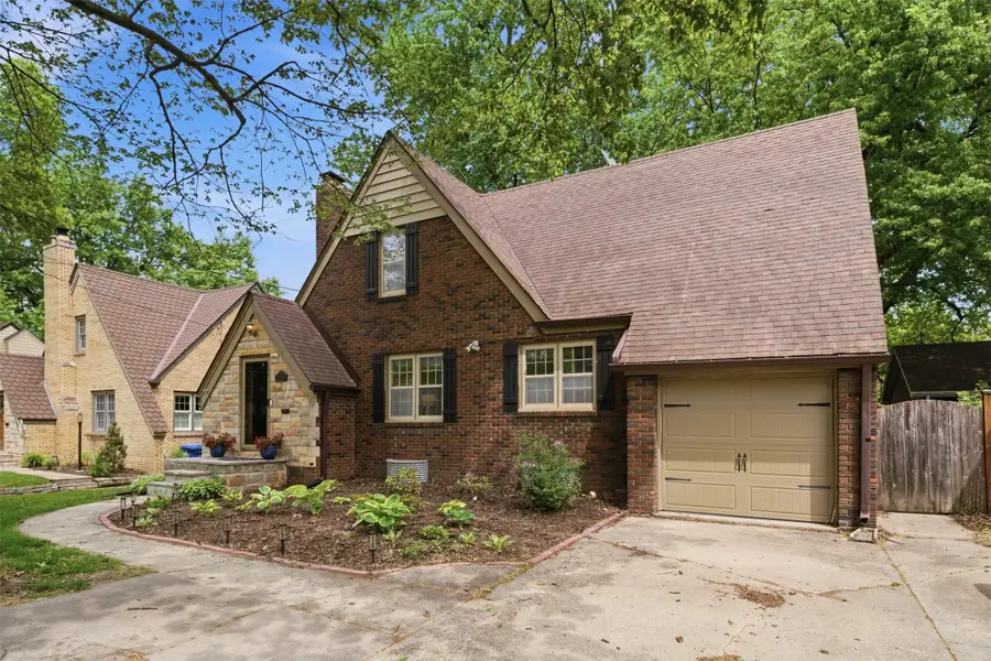 2715 46th Street, Des Moines, IA 50310 - #3