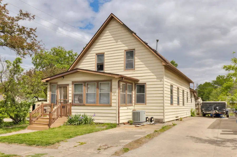 300 E Granger Avenue, Des Moines, IA 50315 - #2