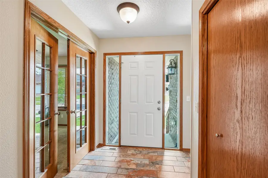5131 Walnut Ridge Drive, Des Moines, IA 50317 - #2