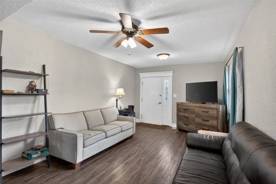 208 8th Street, West Des Moines, IA 50265 - #3
