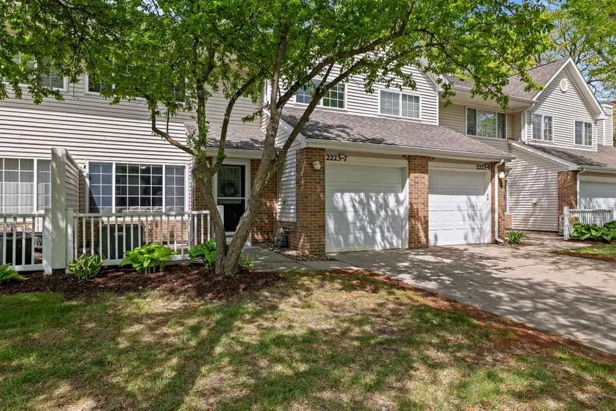 2223 Grand Avenue #7, West Des Moines, IA 50265 - #2