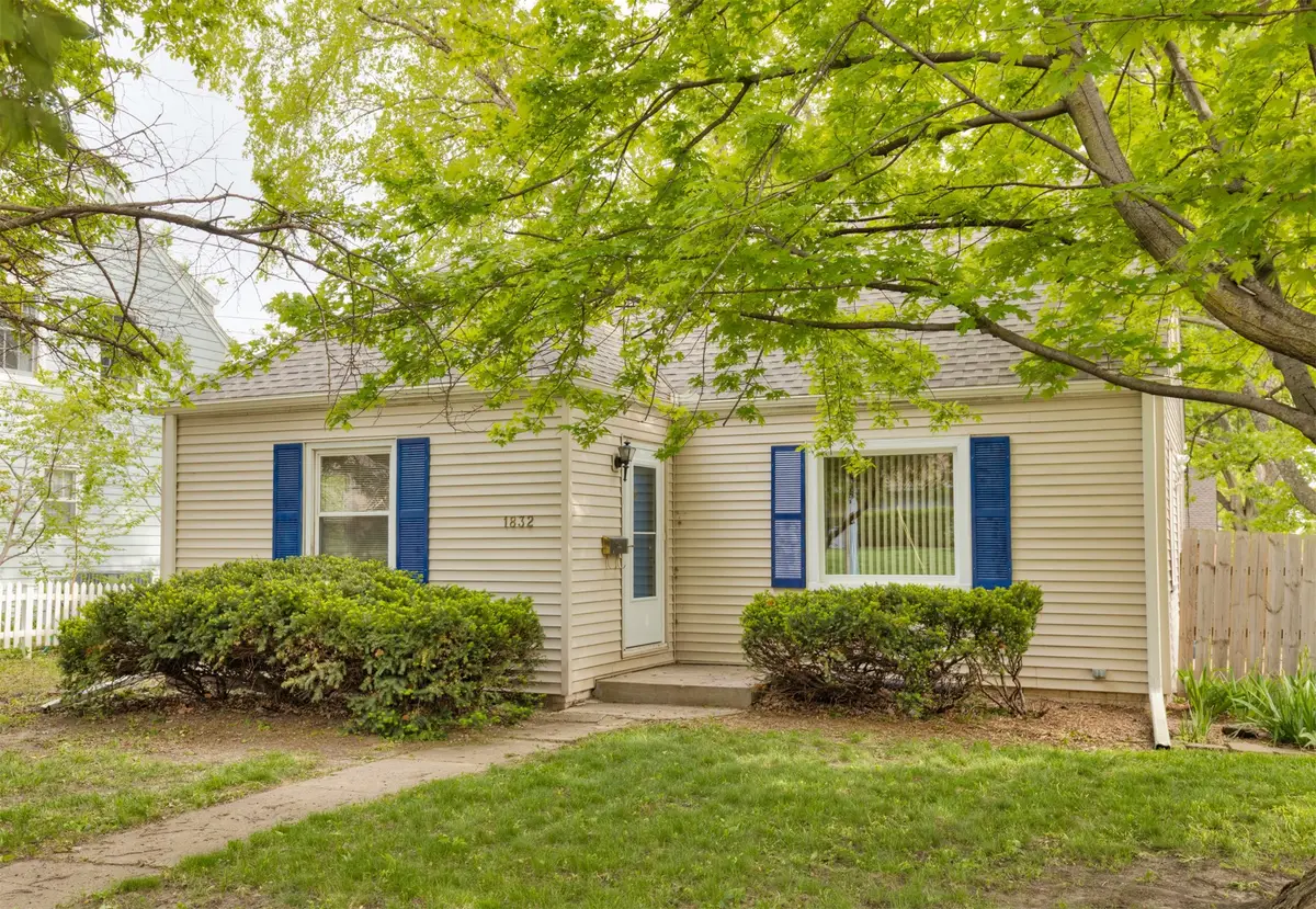 1832 Vine Street, West Des Moines, IA 50265 - #1