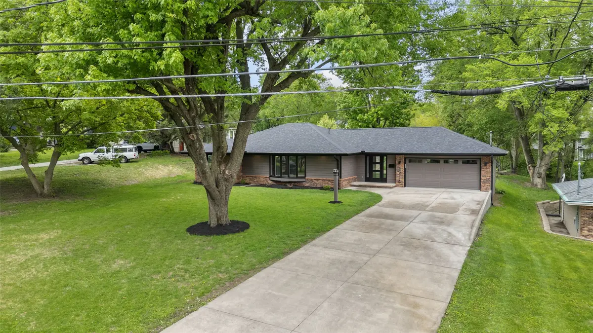 1214 19th Street, West Des Moines, IA 50265 - #1