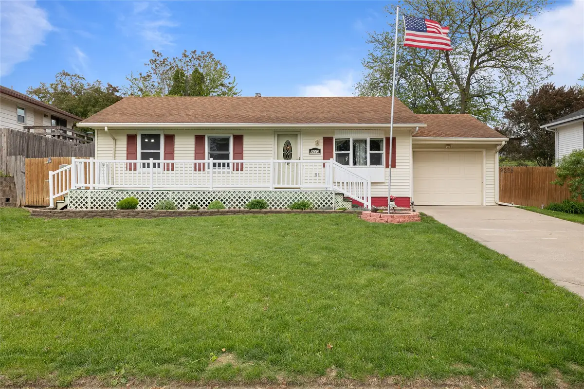 9225 Golden Valley Drive, Norwalk, IA 50211 - #1